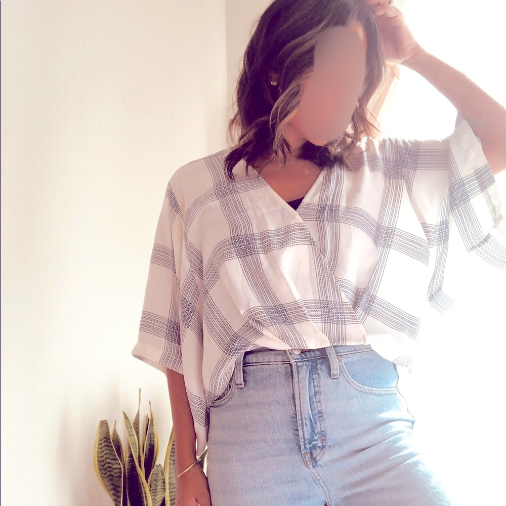 Blue and white checkered flowy top!